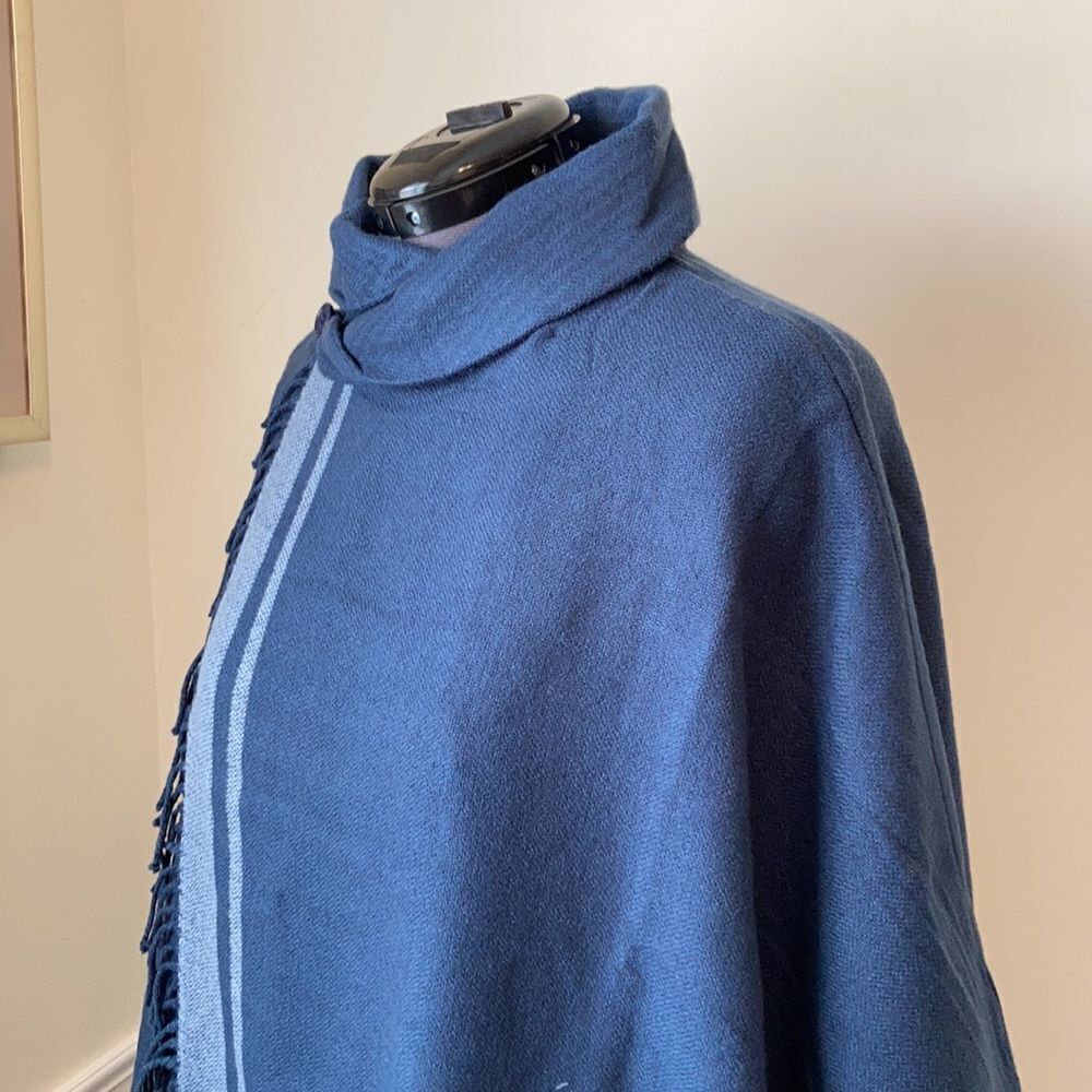 ECHO Fringe Wrap Shawl Blue OS NWT - Picture 3 of 9
